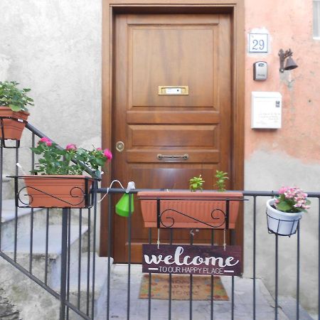 Alloggio Turistico Rizzuto - Centro Storico Bracciano  Exterior foto